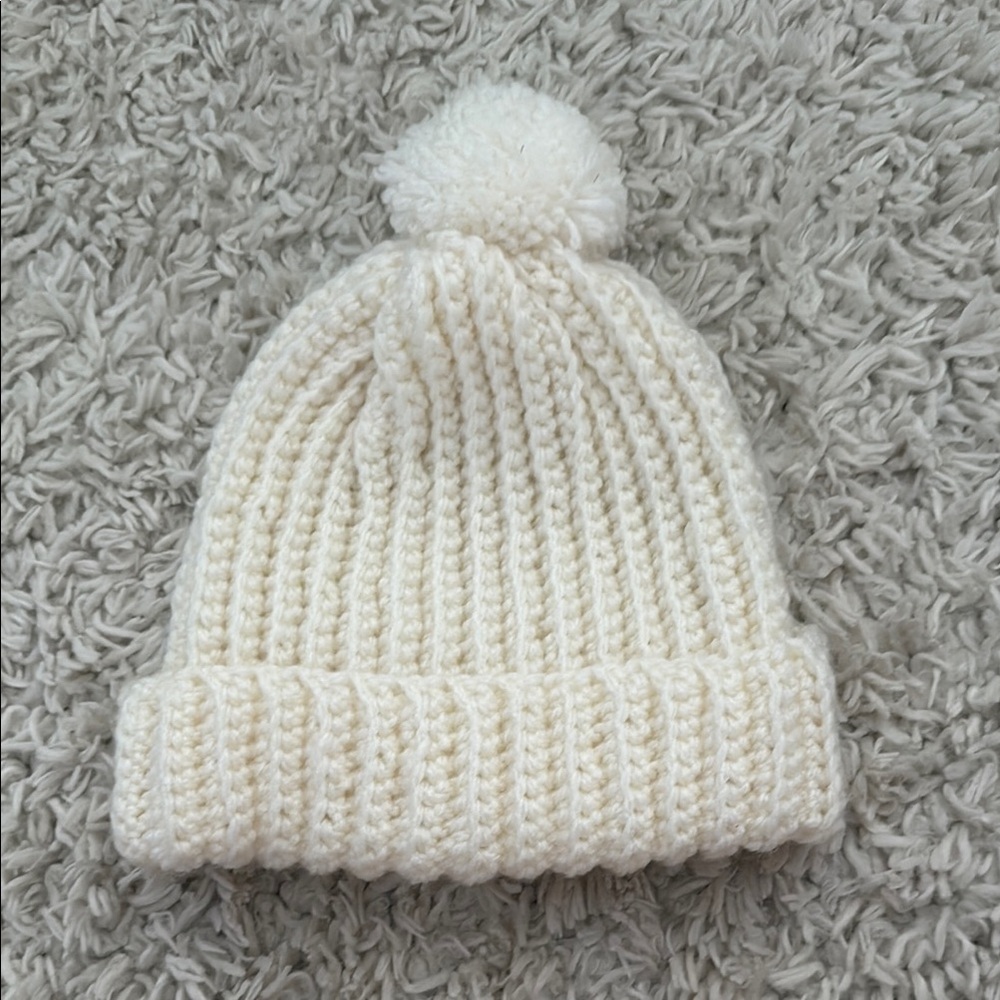 Cozy White Knit Pom-Pom Beanie